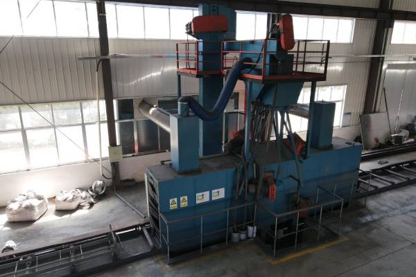 Qingdao klant syn roller skot blasting masine site